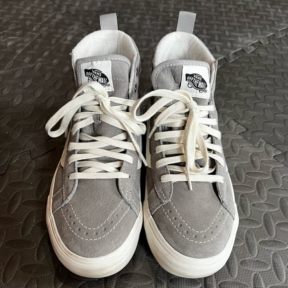 VANS
"OFF THE WALL" - Picture 1 of 6